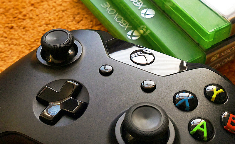 Xbox vs PS4 controller - Gaming Console | MyRepublic